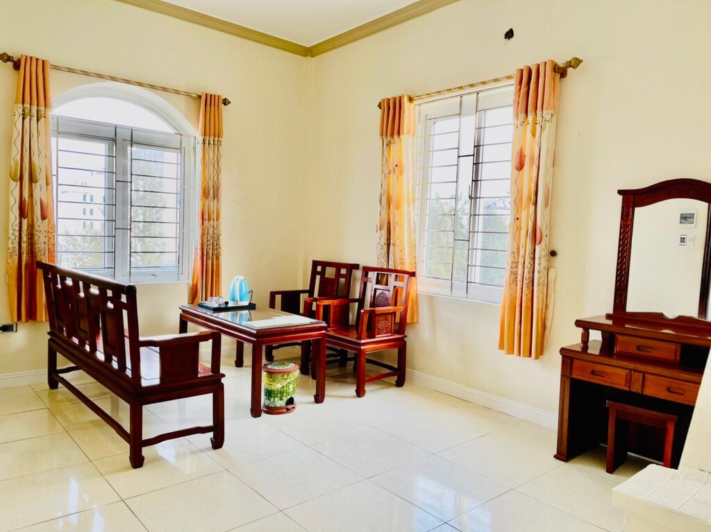 Phòng VIP khách sạn Hoàng Phương